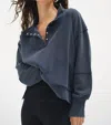 Lna Hallie Snap Collared Pullover Sweatshirt In Stone Wash Navy In Blue
