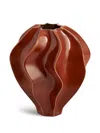 L'objet Medium Douro Vase In Red