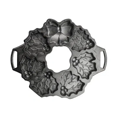 Lodge 7 Cakelet Cast Iron Holiday Wreath Pan In Black