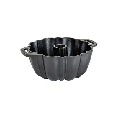 Lodge Fluted Cake Pan In Black