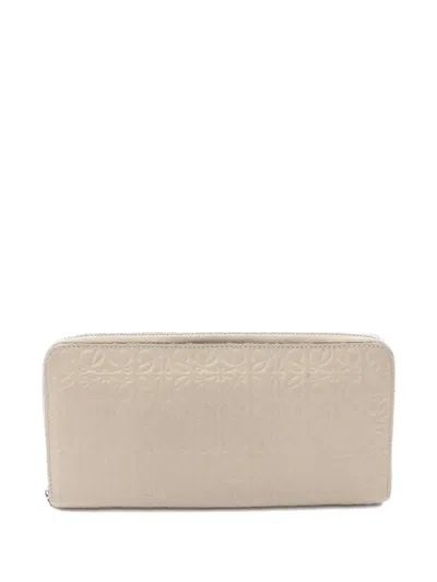 Pre-owned Loewe 00s Anagram Round Zipper Wallet In Neutral