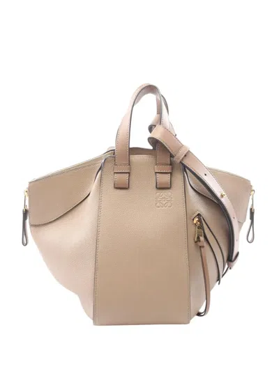 Pre-owned Loewe 2010-2026 Small Grained Calfskin Drawstring Hammock Bag Satchel In Neutrals