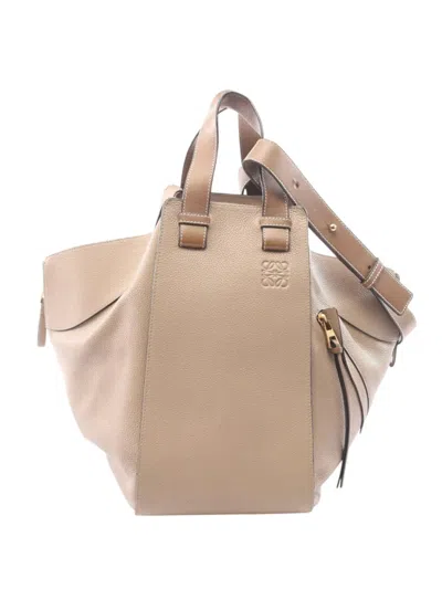 Pre-owned Loewe 2017 Medium Grained Calfskin Hammock Satchel In Neutrals