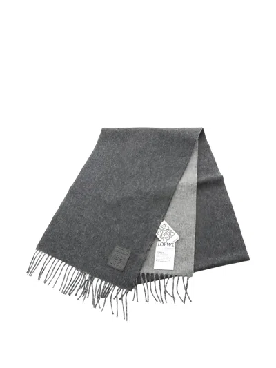 Pre-owned Loewe 2020s Anagram-patch Fringed Scarf In Gray