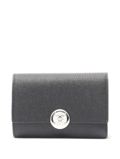 Pre-owned Loewe 2020s Small Anagram Pebble Trifold Leather Wallet In Black