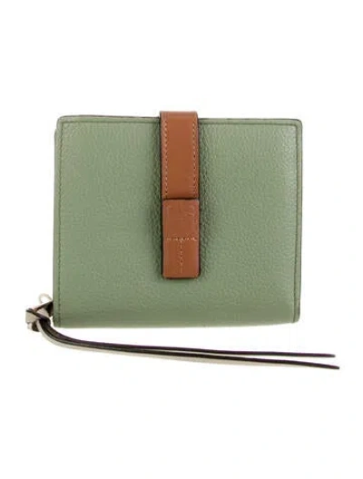 Pre-owned Loewe 2021 Calfskin Wallet In Green