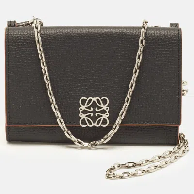 Pre-owned Loewe Anagram Black Leather Wallet On Chain