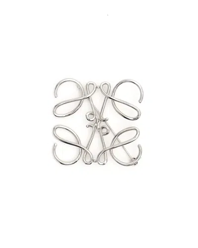 Pre-owned Loewe Anagram Brooch In Silver