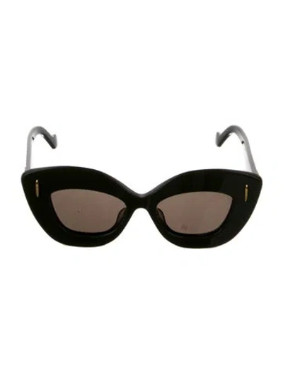 Pre-owned Loewe Anagram Cat-eye Sunglasses In Green