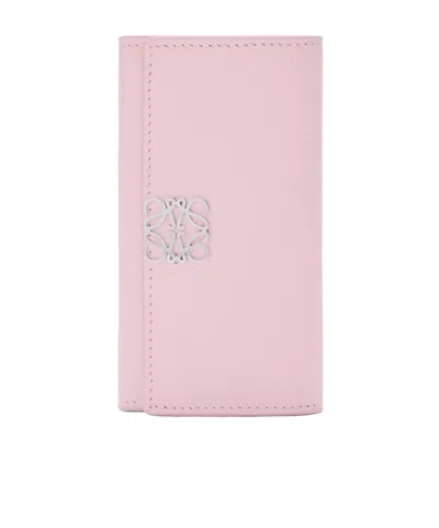 Loewe Anagram Key Case In Pebble Grained Calfskin In Pink