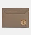 Loewe Anagram Plain Cardholder In Pebble Grained Calfskin In Brown