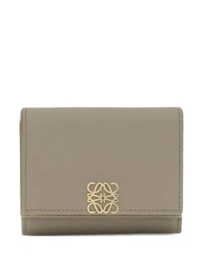 Loewe Anagram Leather Trifold Wallet In Grey