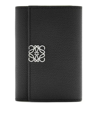 Loewe Anagram Small Vertical Wallet In Hammered Calfskin In Black