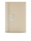 Loewe Anagram Small Vertical Wallet In Hammered Calfskin In Grey