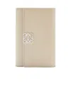 Loewe Anagram Small Vertical Wallet In Hammered Calfskin In Nude
