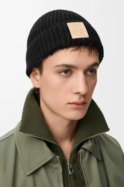 Loewe Anagram Ribbed-knit Cashmere Beanie In Black
