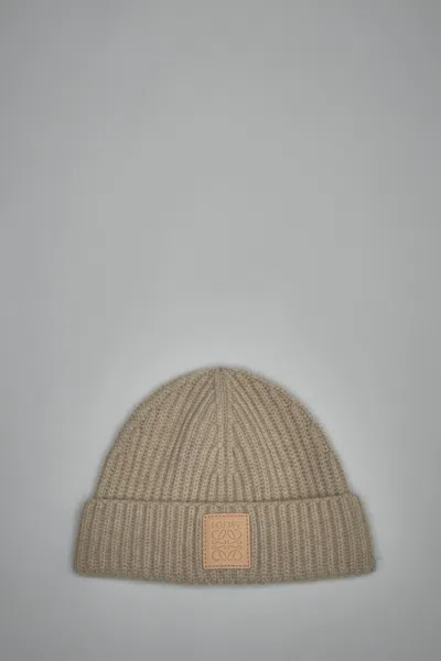 Loewe Beanie In Cashmere In Sand