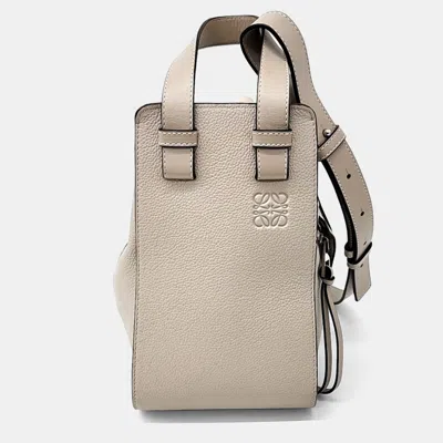 Pre-owned Loewe Beige Leather Hammock Bag Small In Sand