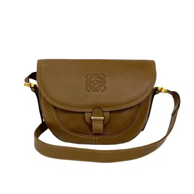 Pre-owned Loewe Beige Leather Pochette Shoulder Bag ()