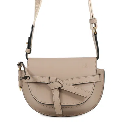 Pre-owned Loewe Beige Leather Shoulder Bag () In Sand