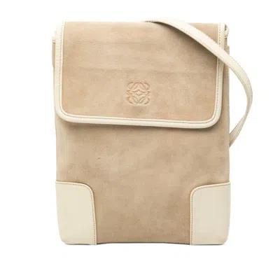 Pre-owned Loewe Beige Off-white Leather Shoulder Bag ()