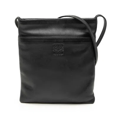 Pre-owned Loewe Black Leather Pochette Shoulder Bag ()