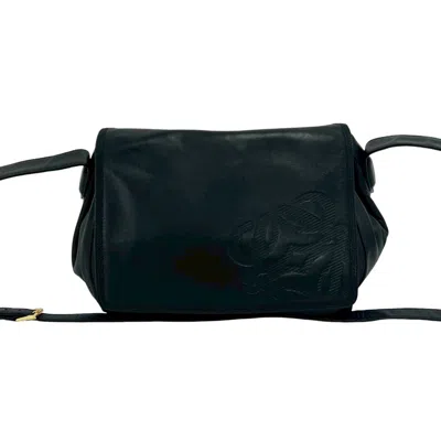 Pre-owned Loewe Black Leather Pochette Shoulder Bag ()