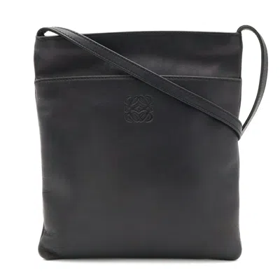 Pre-owned Loewe Black Leather Pochette Shoulder Bag ()