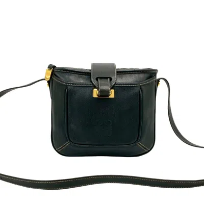 Pre-owned Loewe Black Leather Pochette Shoulder Bag ()
