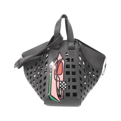 Pre-owned Loewe Black Leather Pouch Shoulder Bag ()