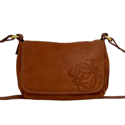 Pre-owned Loewe Brown Leather Pochette Shoulder Bag ()