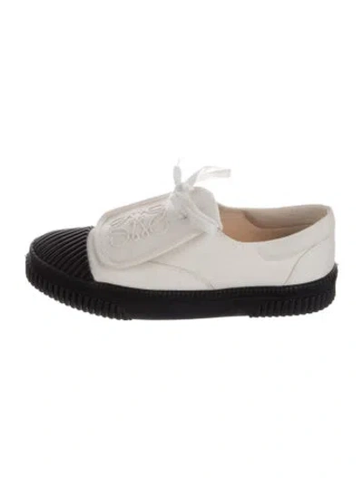 Pre-owned Loewe Canvas Embroidered Accent Flats In White