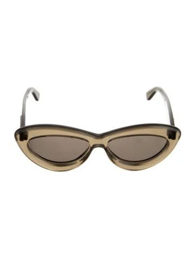 Pre-owned Loewe Cat-eye Tinted Sunglasses