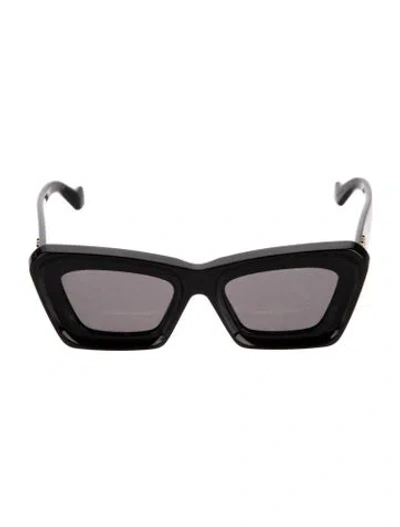 Pre-owned Loewe Cat-eye Tinted Sunglasses In Black