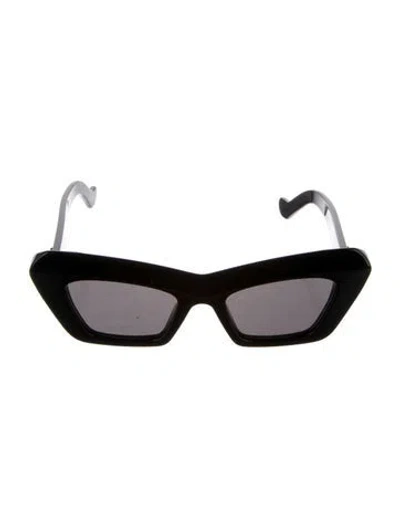 Pre-owned Loewe Cat-eye Tinted Sunglasses In Black