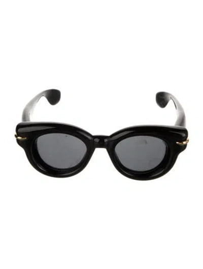 Pre-owned Loewe Cat-eye Tinted Sunglasses In Black