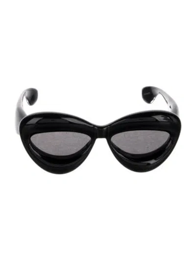 Pre-owned Loewe Cat-eye Tinted Sunglasses In Black