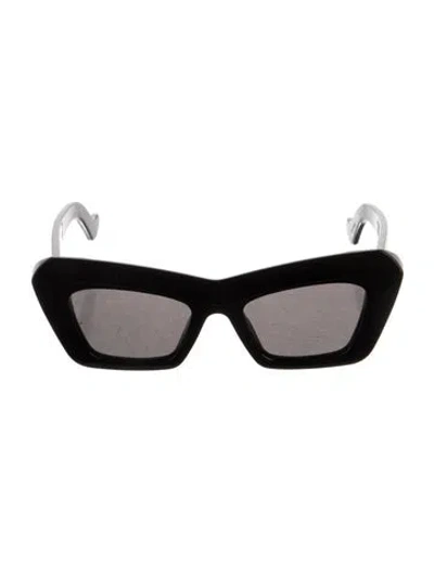 Pre-owned Loewe Cat-eye Tinted Sunglasses In Black