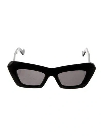 Pre-owned Loewe Cat-eye Tinted Sunglasses In Black