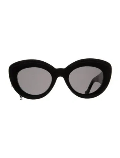 Pre-owned Loewe Cat-eye Tinted Sunglasses In Black