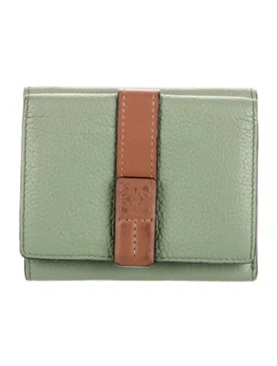Pre-owned Loewe Compact Leather Compact Wallet In Green