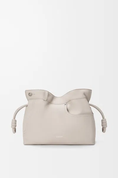 Loewe Flamenco Clutch Moyen Panta En Cuir Brillant Pour Femme