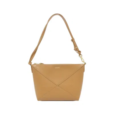 Pre-owned Loewe Gold Leather Shoulder Bag ()