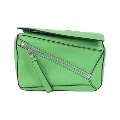 Pre-owned Loewe Green Leather Shoulder Bag ()