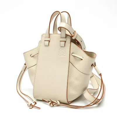 Pre-owned Loewe Ivory Leather Shoulder Bag () In White