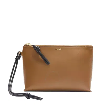 Loewe Knot T Calfskin Pouch In Oak / Black