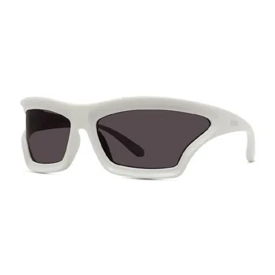 Loewe Ladies Black Rectangular Sunglasses Lw40143u 25a In Gray