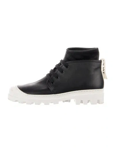 Pre-owned Loewe Leather Athletic Sneakers In Black