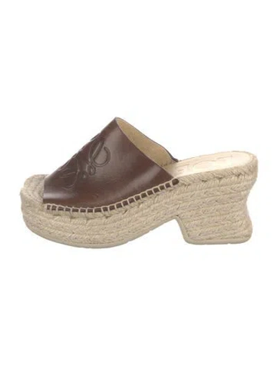 Pre-owned Loewe Leather Espadrilles In Neutrals