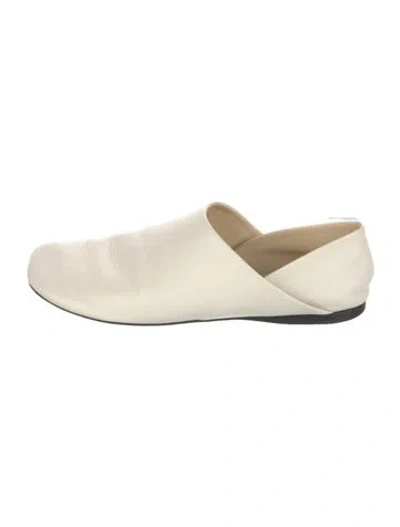 Pre-owned Loewe Leather Flats In White